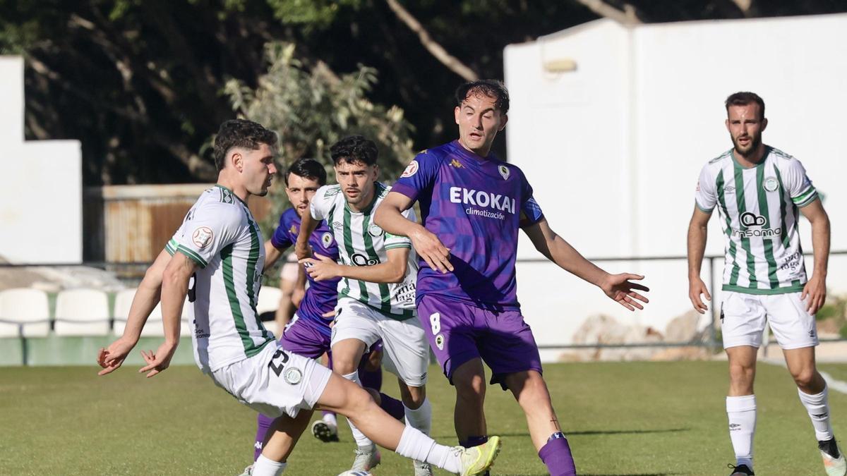 Juventud Torremolinos : El reto de la supervivencia en Primera RFEF